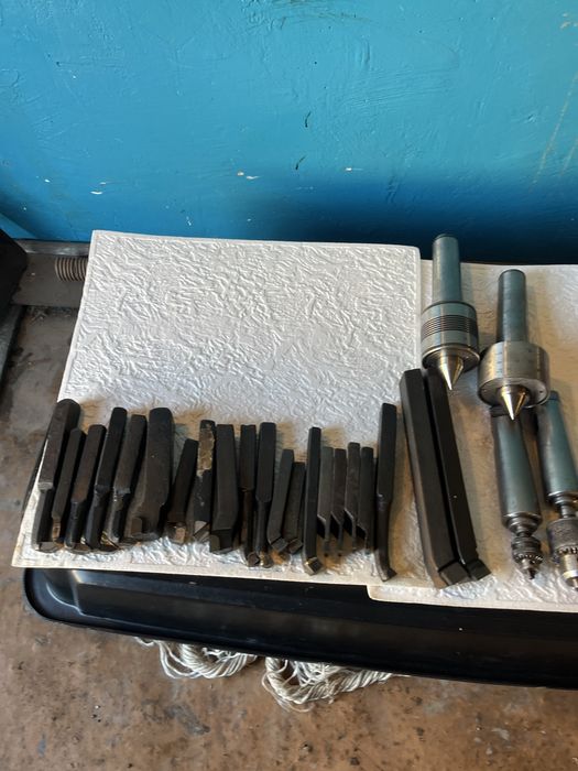 Токарные резцы продам