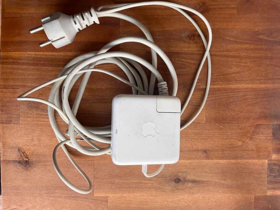 Incarcator macbook 60w, A1184