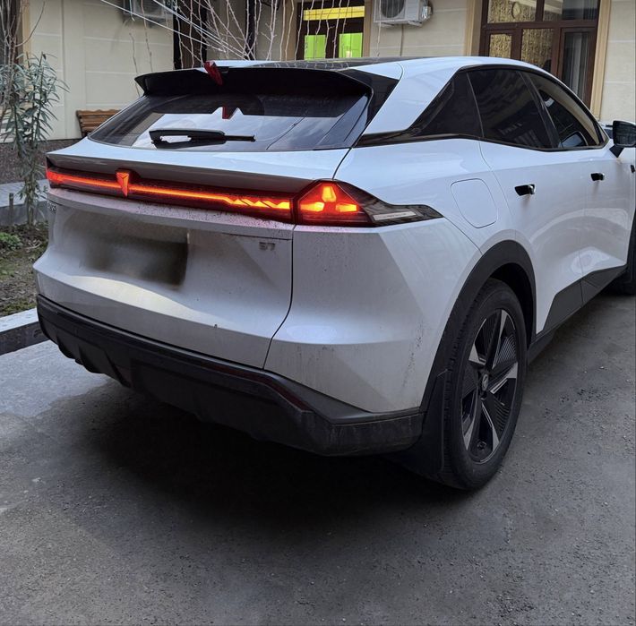 Changan Deepal S07 Gibrid 1100 km zapas xod 2024 ( BYD, Voyah, Zeekr)