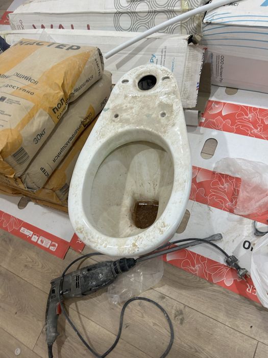 Продам унитаз для ремонта