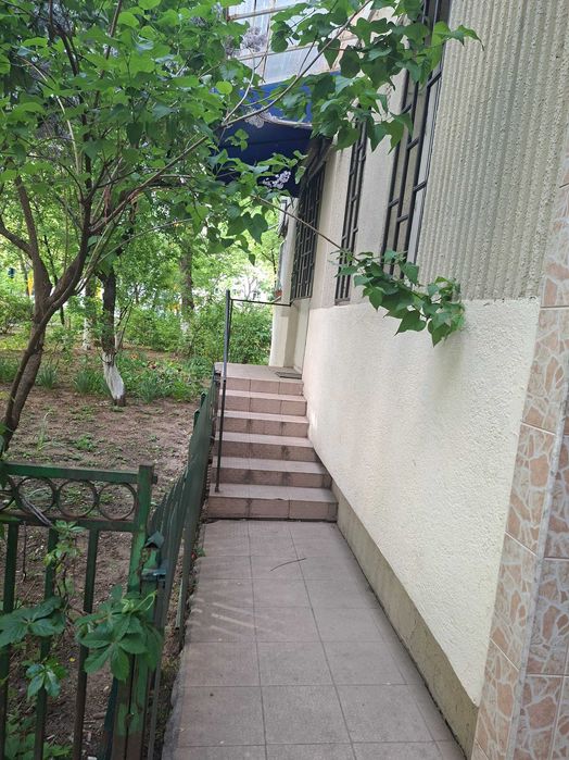 Garsoniera Rahova-Margeanului, Proprietar, Centrala proprie, cu destinatie mixta, atat de  locuit cat si firma (are si iesire separata).