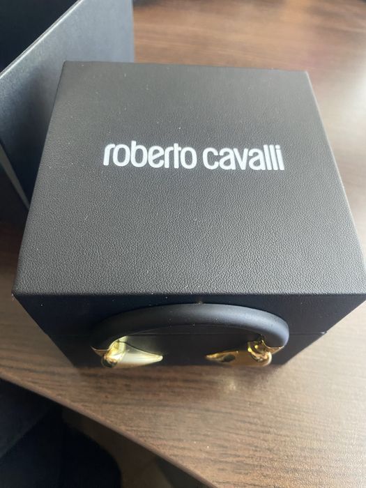 Часовник Roberto Cavalli + гривна Just Cavalli