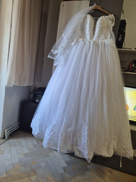 Rochie mireasa noua