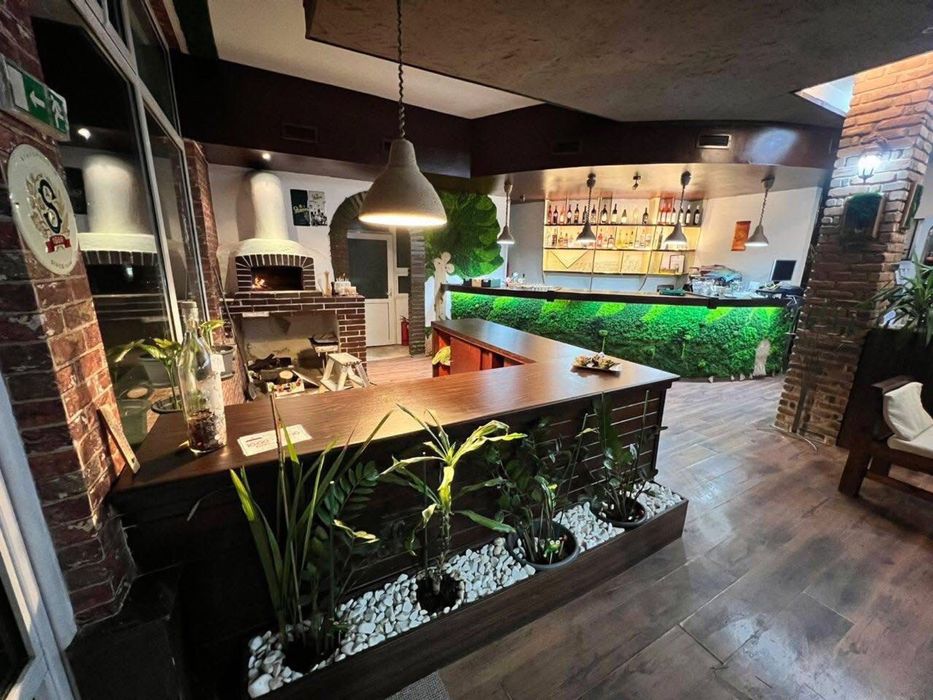 Дава се под наем Заведение в Велинград - 254 кв.м за 918 € - Снимка #1