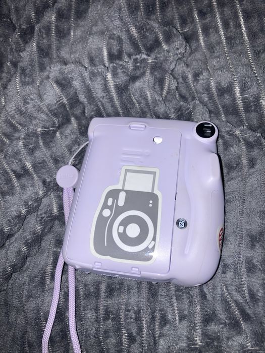 Instax mini 11 в отличном состоянии