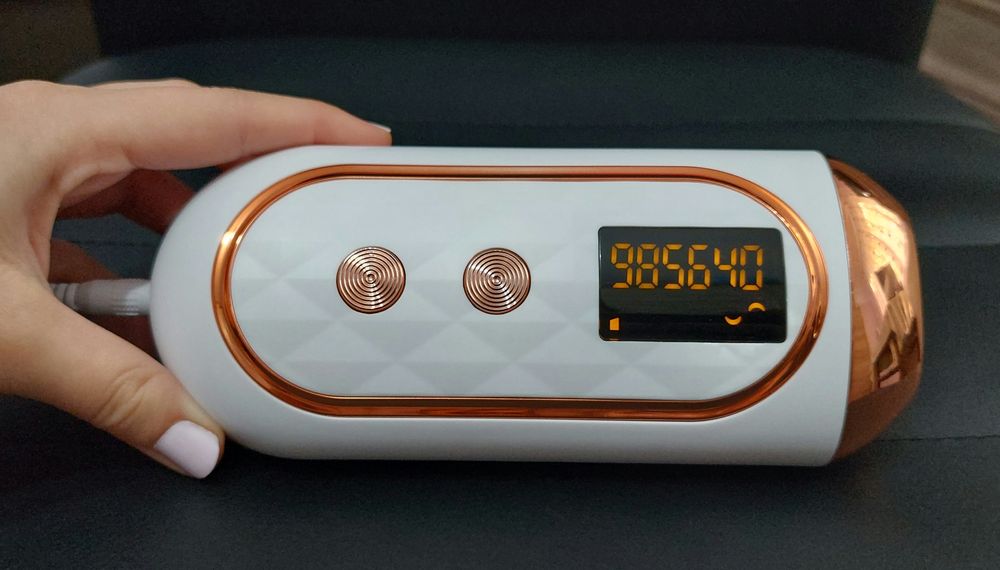 Epilator IPL cu 985640 impulsuri