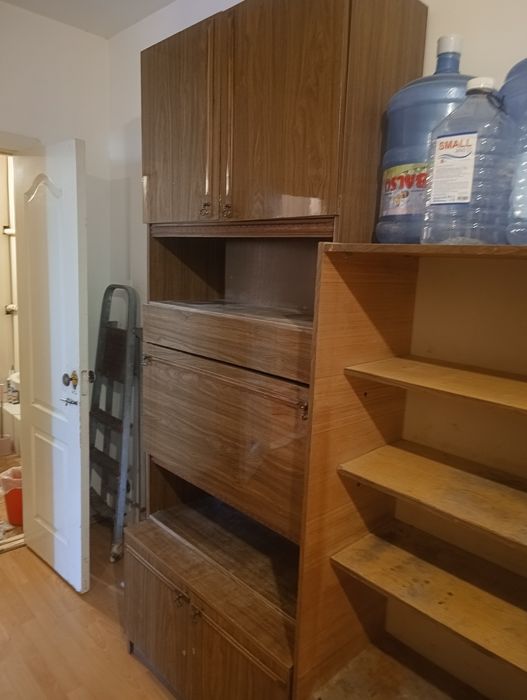 шкаф, кровати, тумбы