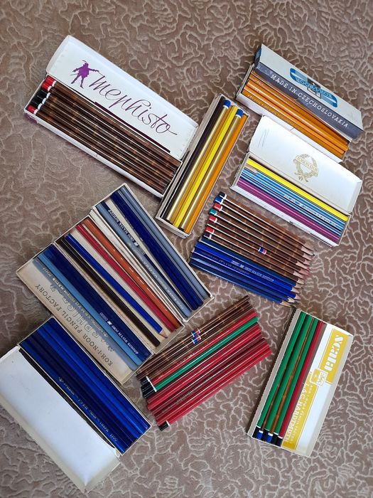 Книги най-различни...детски,на руски език и др