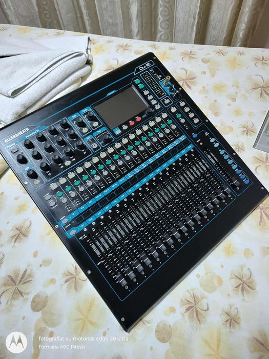 Mixer digital Allen Heath qu16 cu husa si cover butoane
