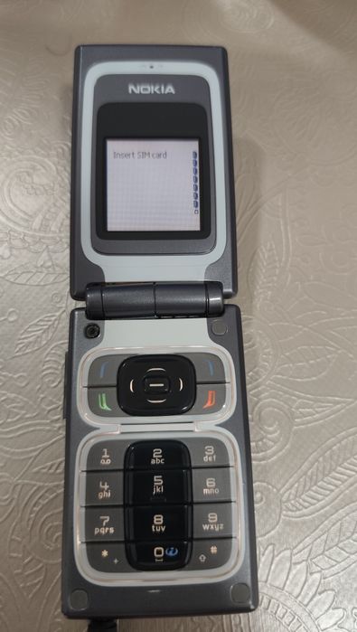 Nokia 7200 telefon de colecție