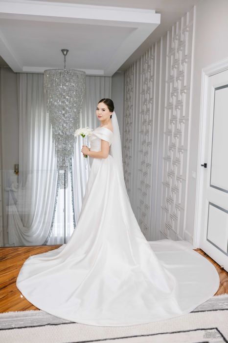 Продам свадебную платье