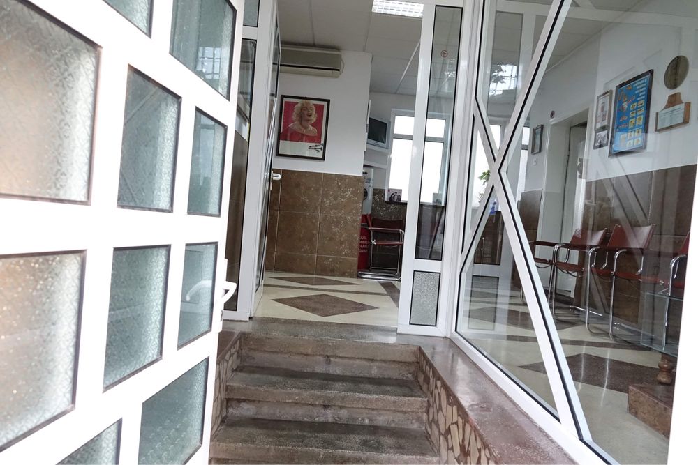 Vand/inchiriez spatiu stradal central amenajat cabinet stomatologic