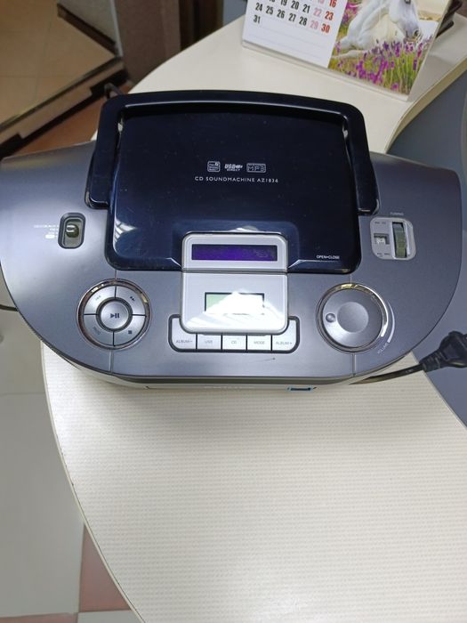 Продам магнитофон Philips