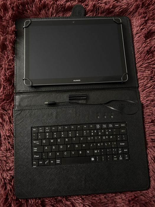 Tableta HUAWEI.   .