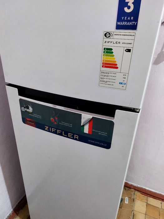 Большой холодильник  почти новый