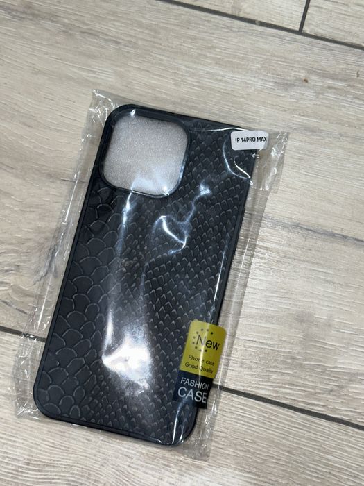 Продам новый чехол на айфон 14 про мах