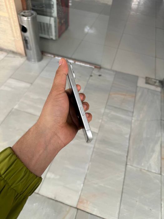 Iphone 17 pro max silver