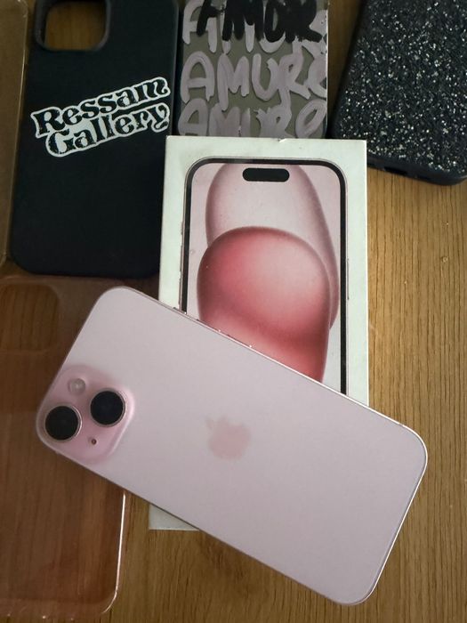 Vand Iphone 15 roz