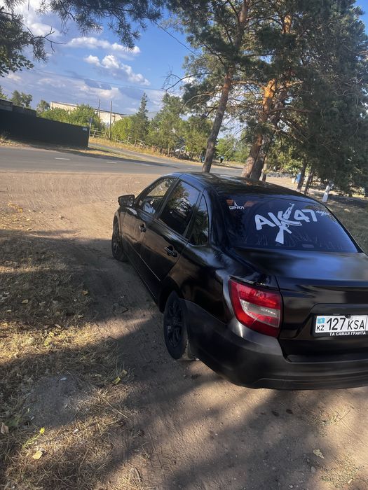 Продам машину granta2013г