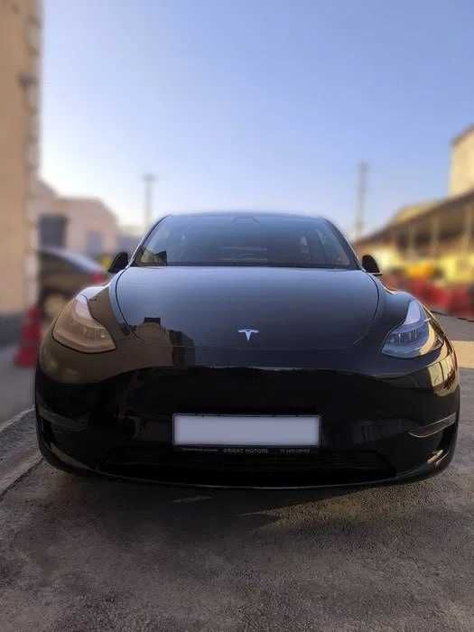 Tesla Model Y  - Long Range Dual Motor
