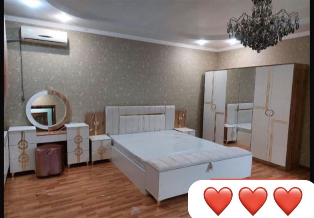 Спальный гарнитур