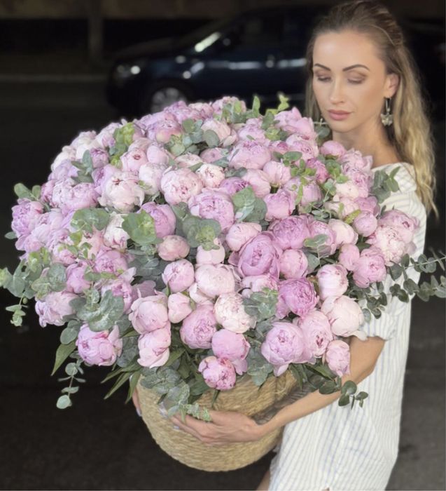 Цветы букеты Пионы, Розы, кустовые, хризантемы