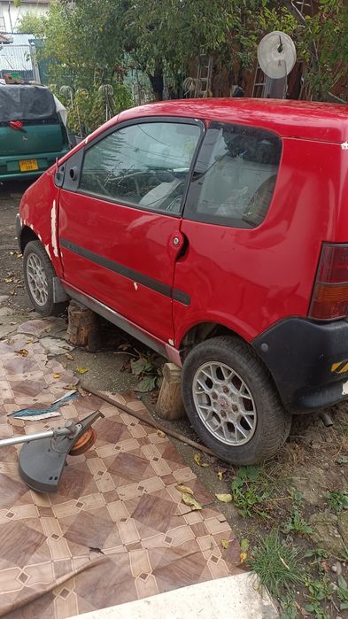 Lot 2 masini microcar cu talon și aixam 400 lipsa motor cutie acte carte și fiscal  campina nu schimb se dau la pachet amindoua   preț fix amindoua