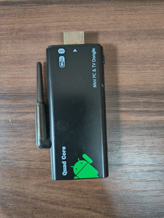 Vând mini PC Android TV Dongle Quad Core