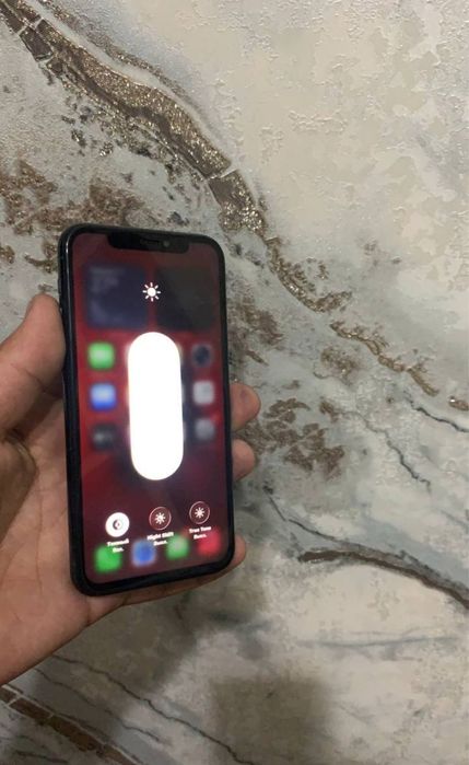 Iphone 11 pro srochna sotiladi