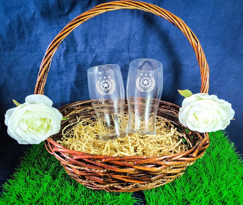 Гравирани комплекти стъклени чаши с декорирана кошница