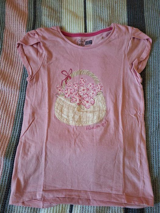 Продавам лот дрехи за момиче размер 134