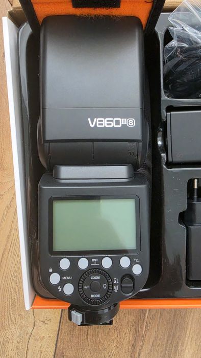 Светкавица Godox Ving V860III за SONY