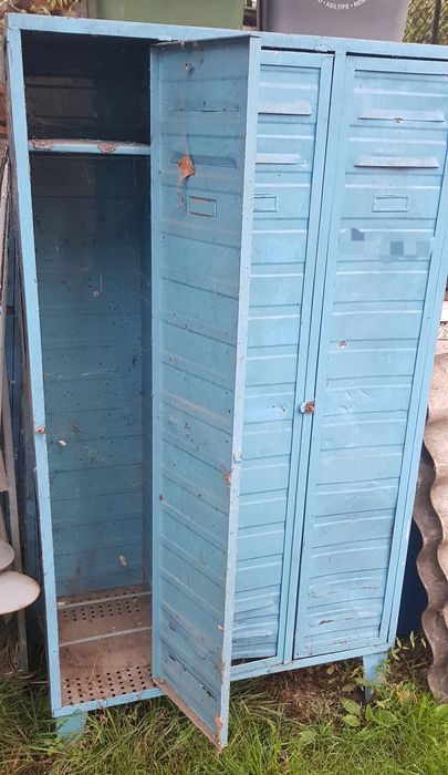 Dulap cu 3 usi, dimensiuni 180x99x50 cm