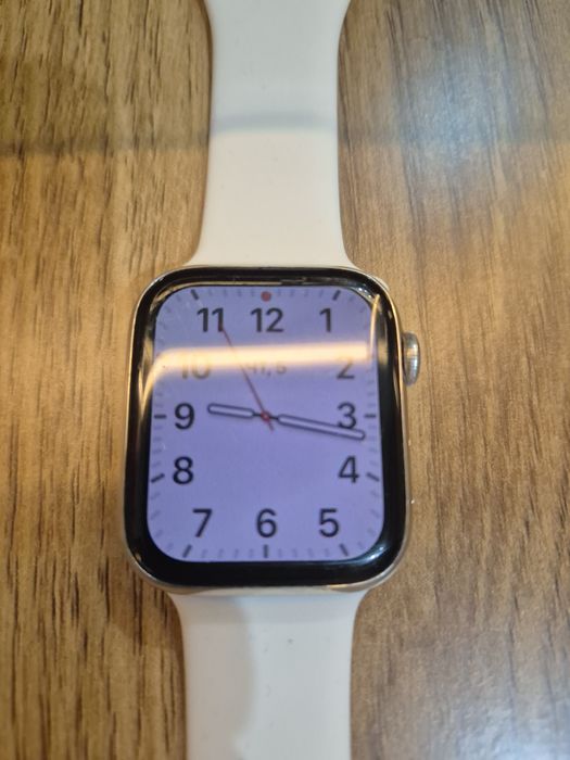 Apple Watch 5serya 44m stalnoy saphire