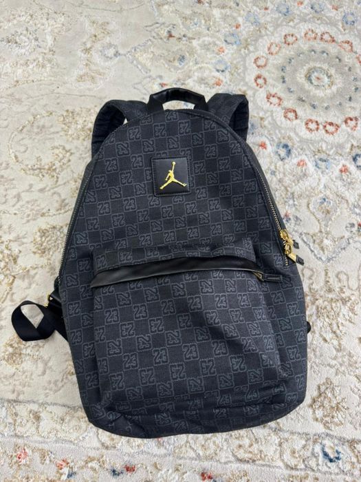 Продаю рюкзак jordan