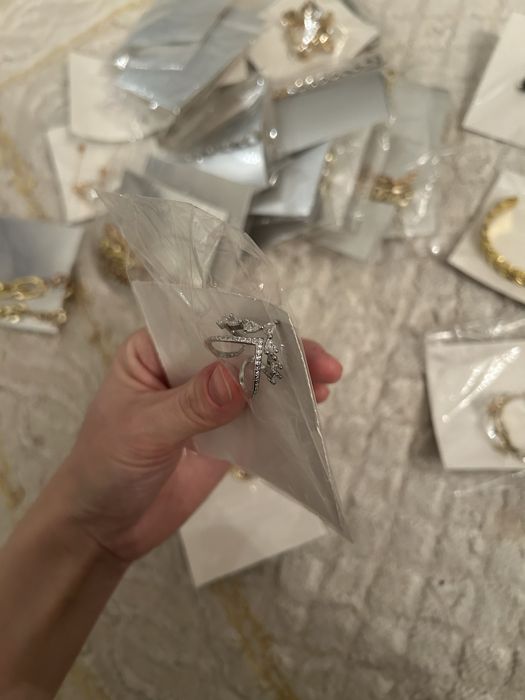 Продаются украшения