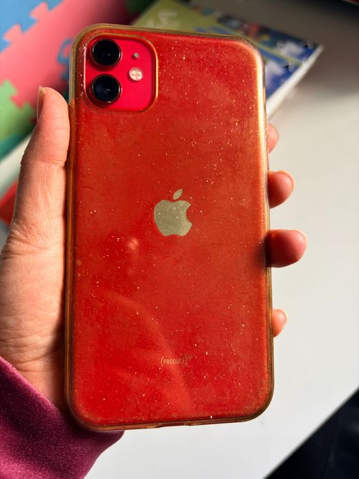 Iphone 11 червен