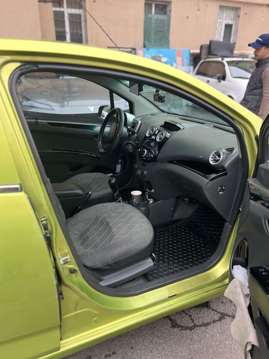 Spark 3-pozitsya sotiladi