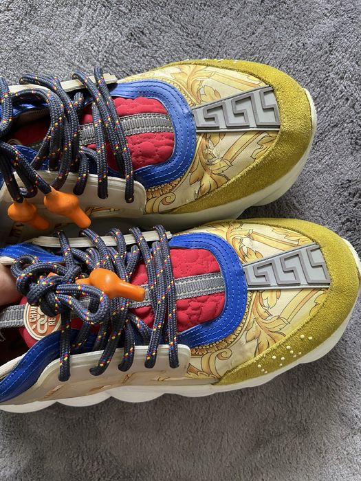 Versace chain reaction