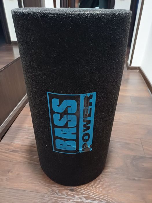 Vând subwoofer JBL GT4-12 1000W + statie GTQ JBL 190