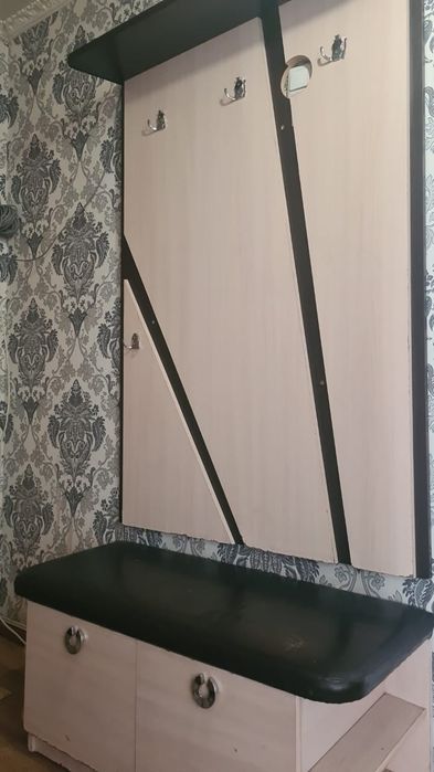продам прихожку недорого