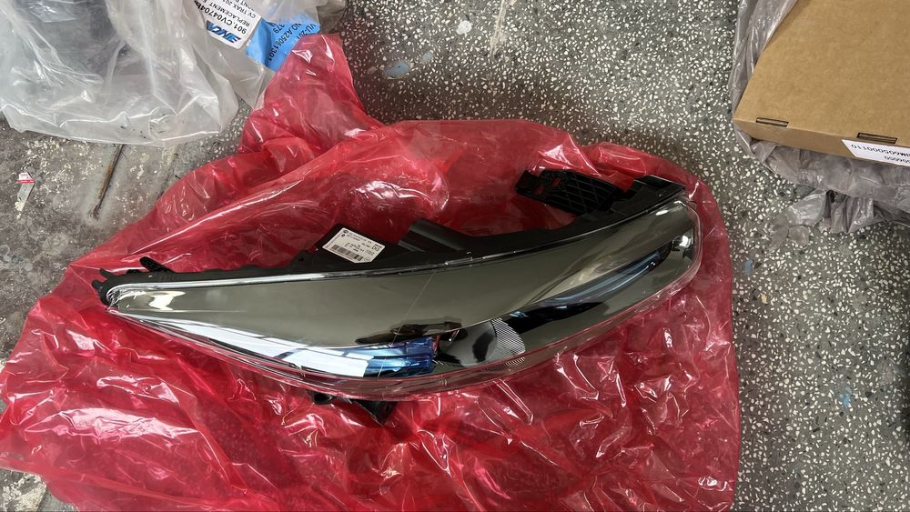 Оригинален фар Рено Зое 2017