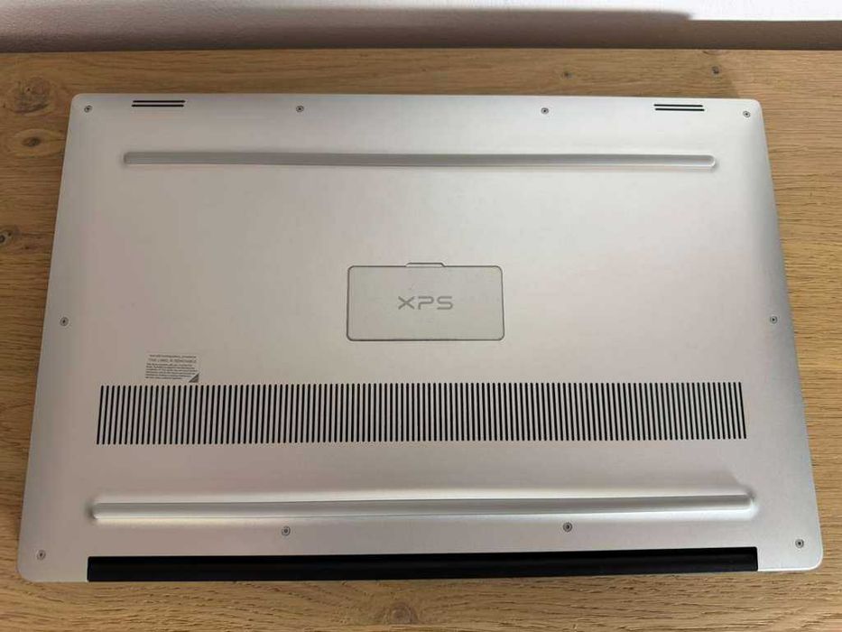 Laptop DELL XPS 15 7590 I7-9750H 16GB RAM 512GB SSD 97WHr