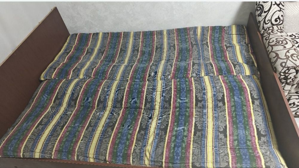 Продаю кровать двухспальную