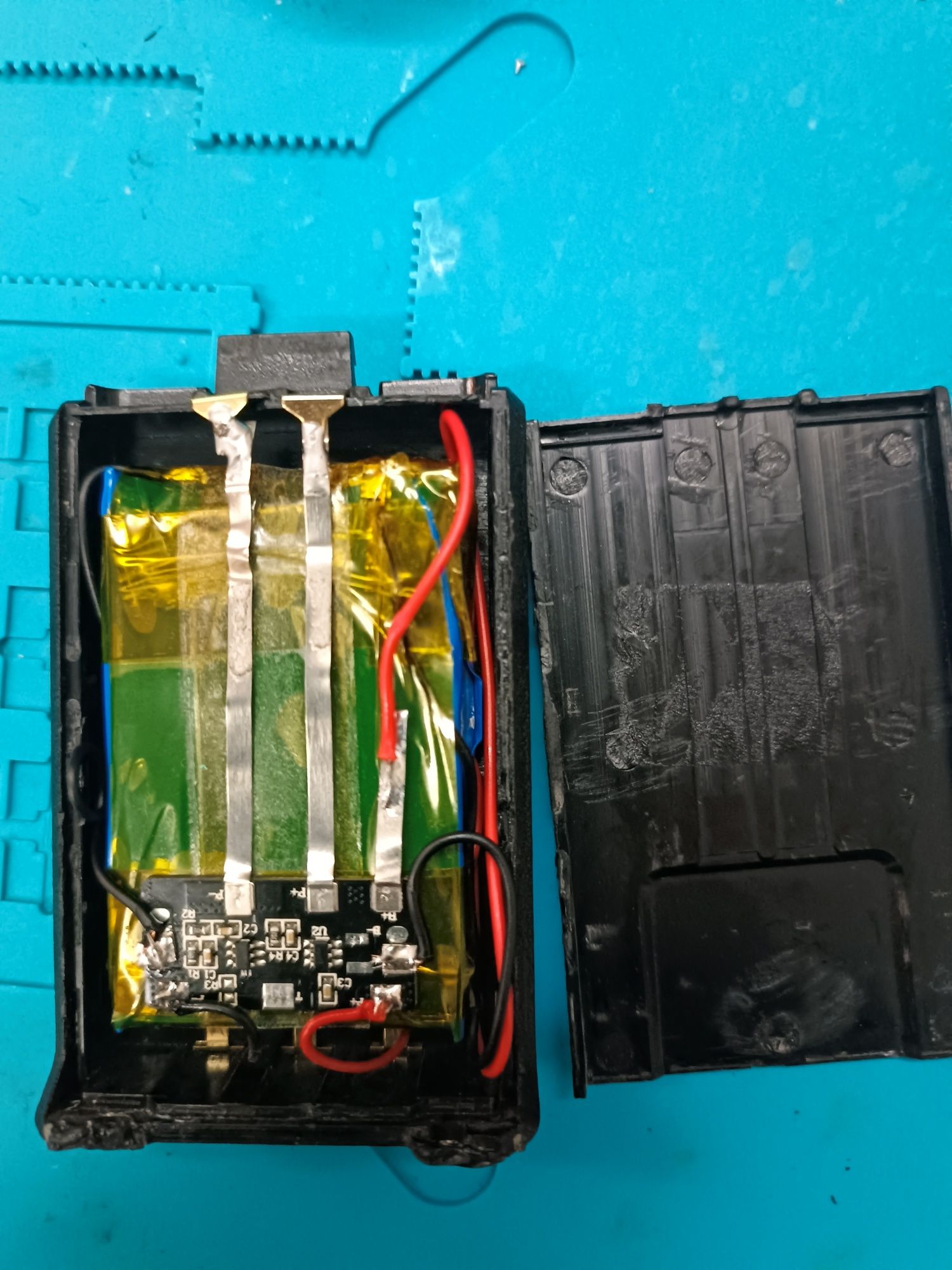 Самостоятельный ремонт аккумулятора портативной рации.