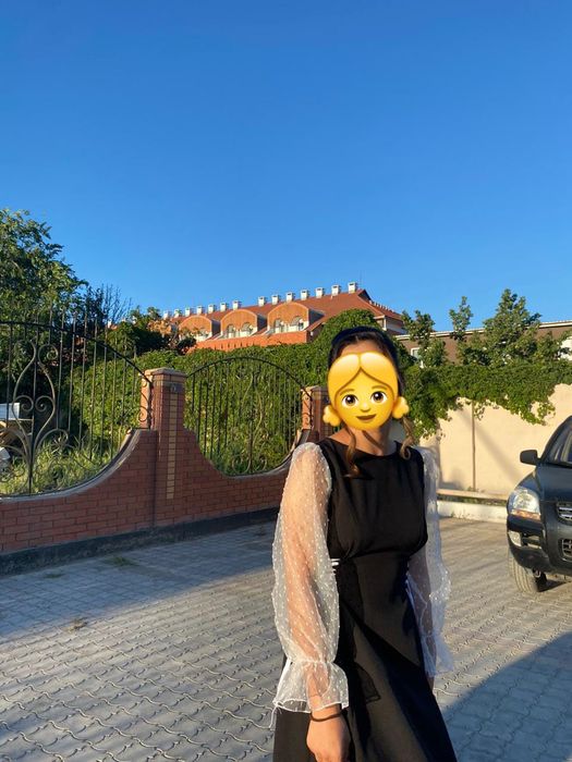 Красивое вечернее платье.