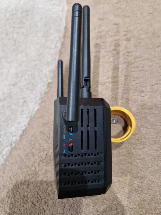 Prescitech ac1200 Dual Band WiFi Range Extender X12 + adaptor UE