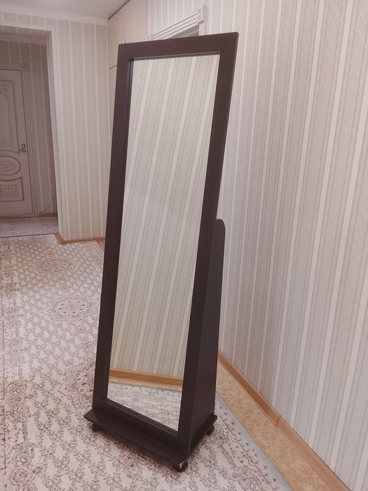 Продаю зеркало в отличном состоянии.
