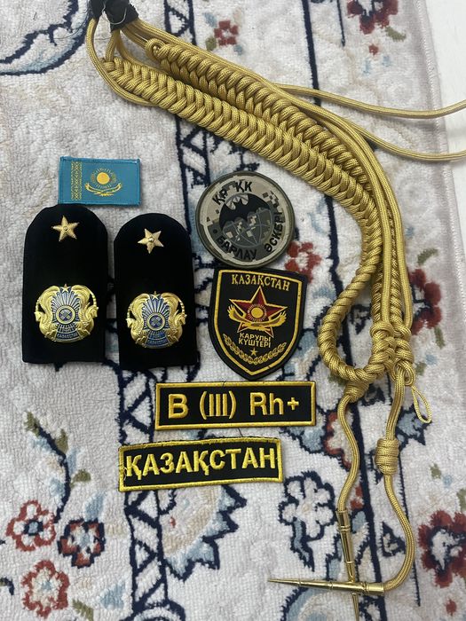шевроны аксельбанты