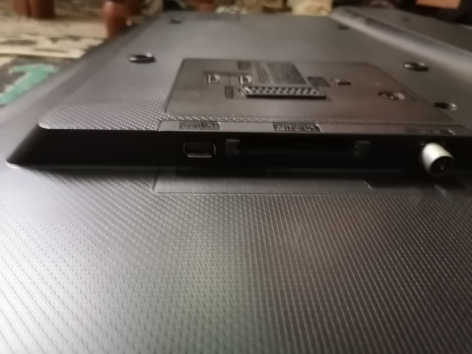 TV Samsung UE32J5000AW defect display